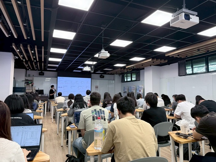 【演講】1141022 不被科系定義的職涯路—活碩印度產品經理到Uber台灣營運經理圖片